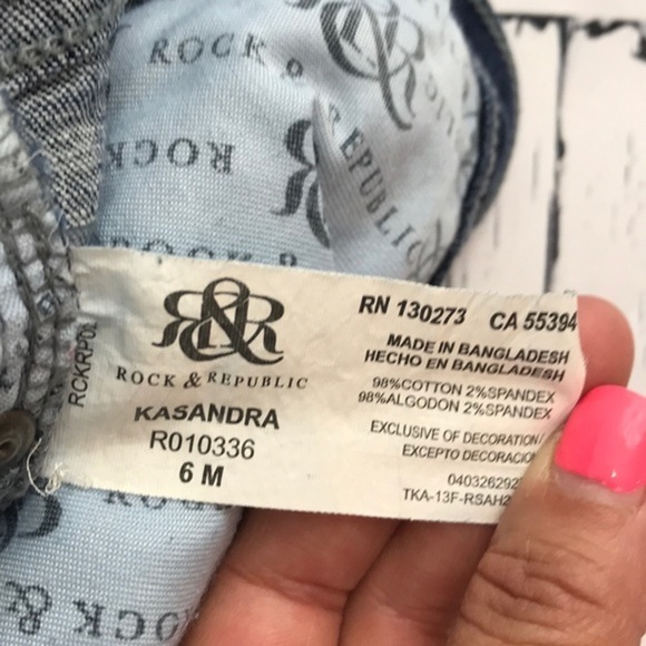 ROCK & REPUBLIC Kasandra Studded Jeans sz 6 - Picture 8 of 9